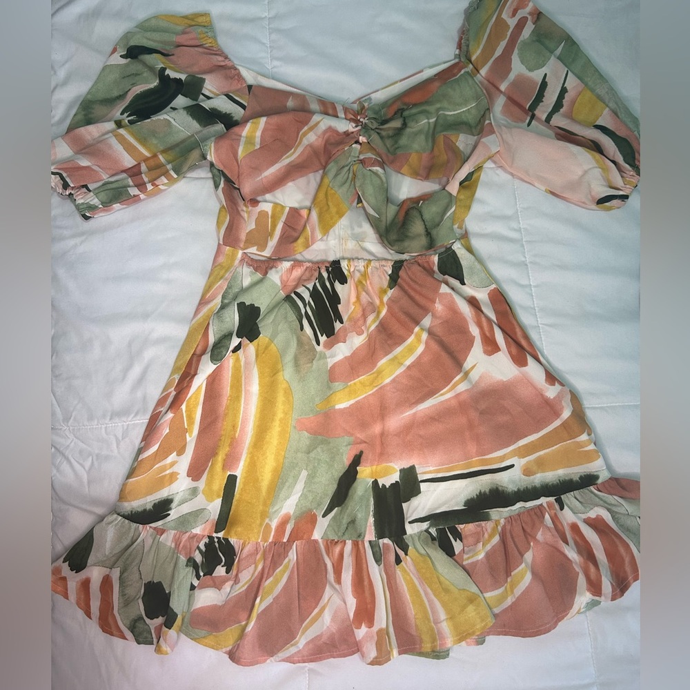Short suit with colorful print Perfect for summer.
